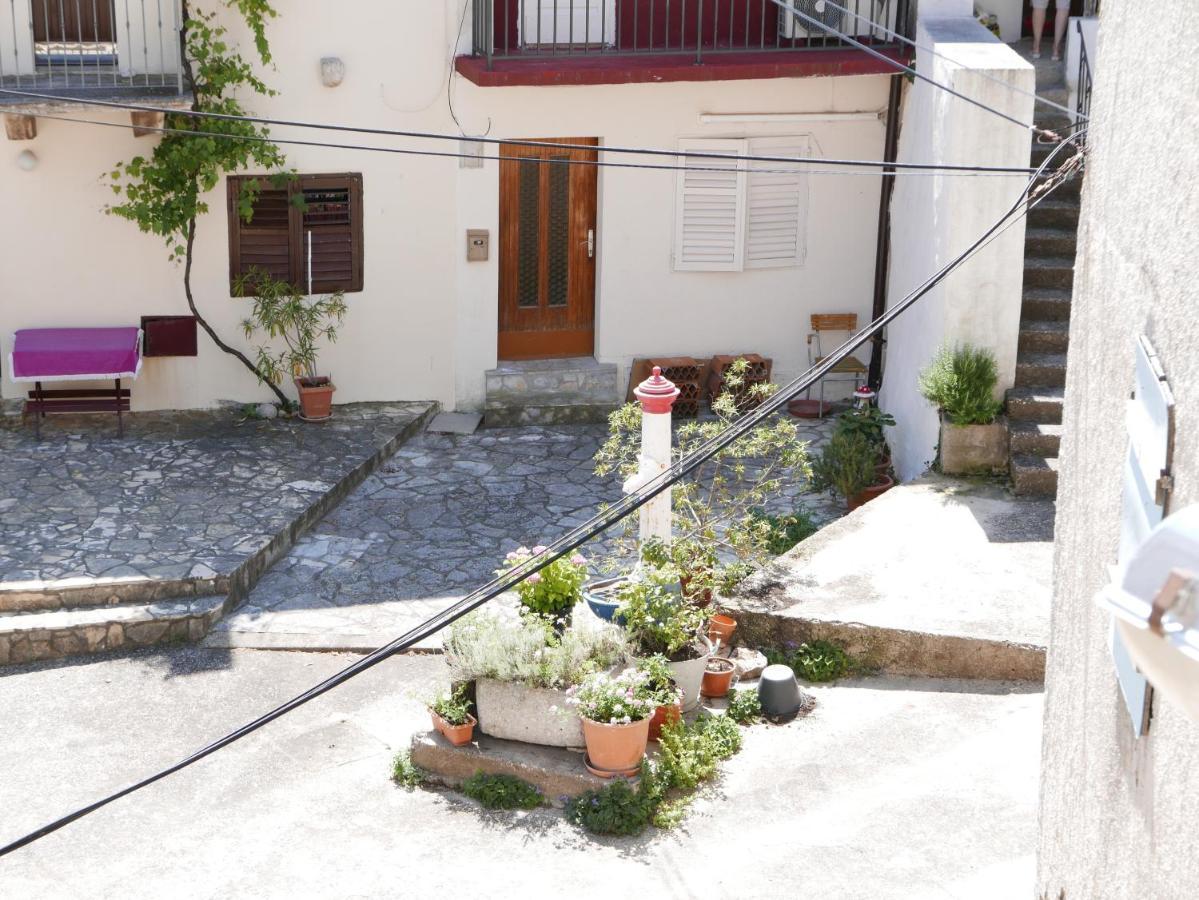 Potocina 21 Appartement Vrbnik Buitenkant foto